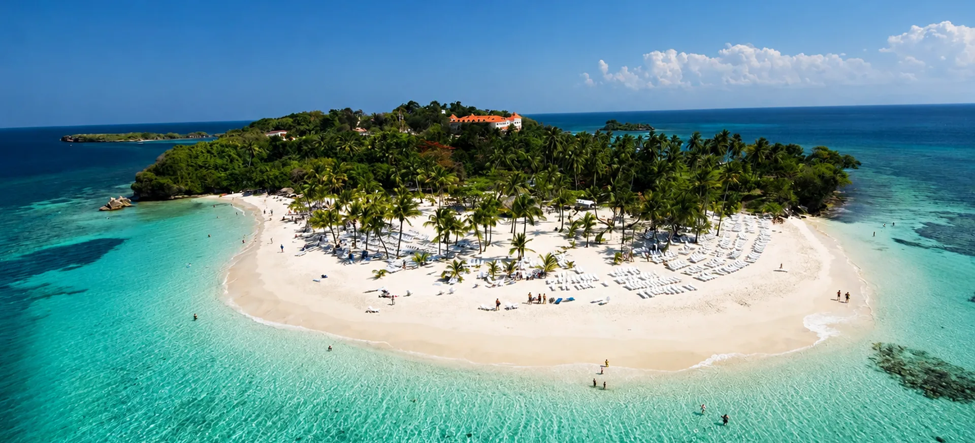 Aerial view of Cayo Levantado beach in Samaná with turquoise Caribbean water and palm trees