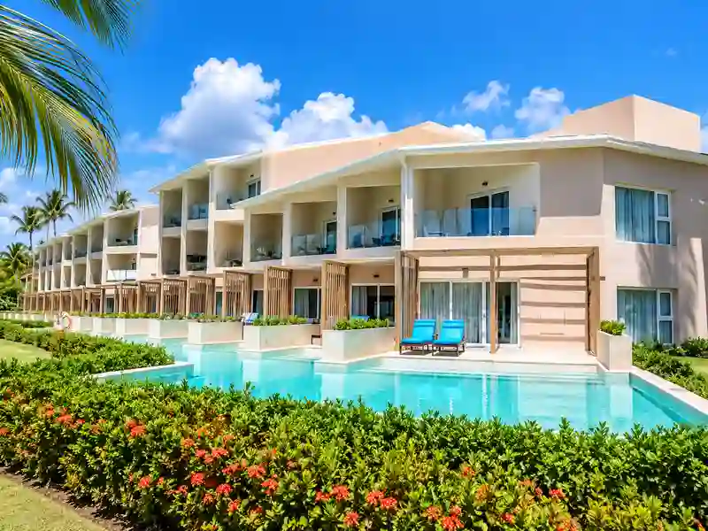 Grand Palladium Punta Cana Resort & Spa swim-up suites with private pool access and tropical gardens
