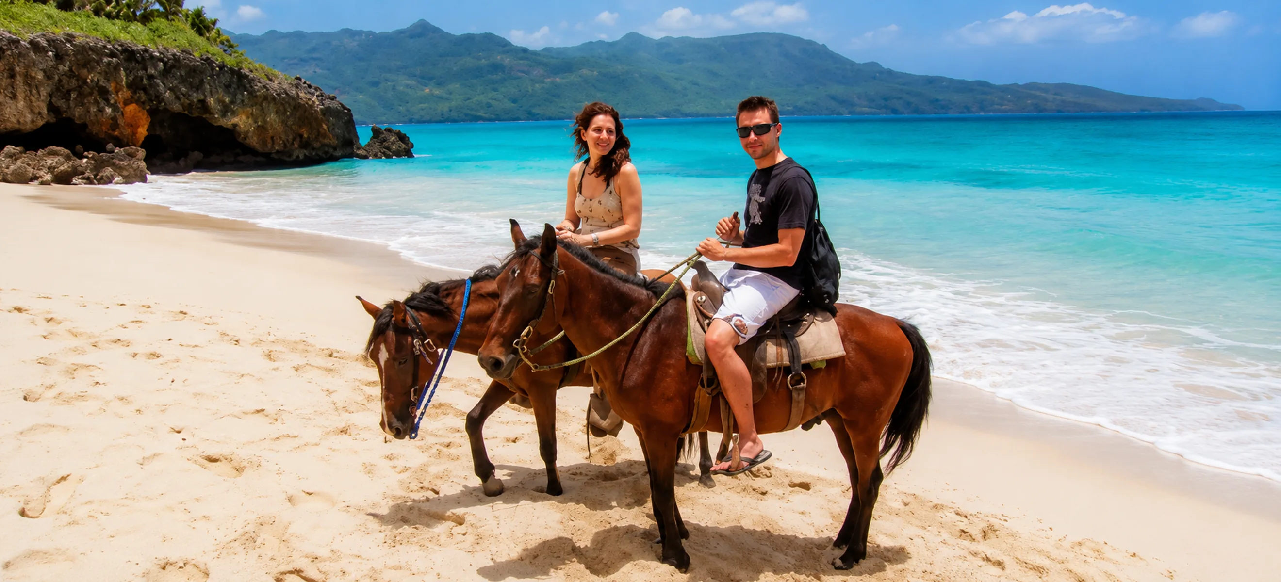 horses with clients at macao